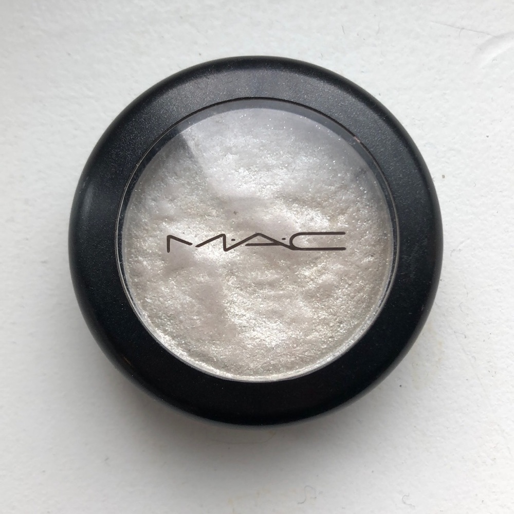 Mac pressed pigment